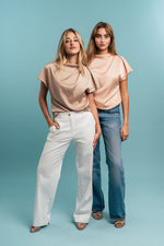 SILKY SATIN TOP