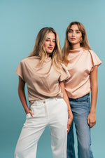 SILKY SATIN TOP